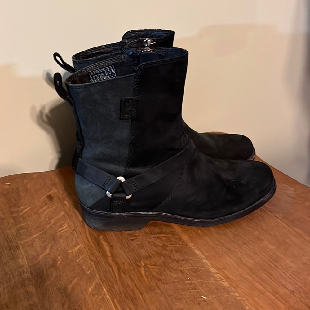 Teva boots - 30